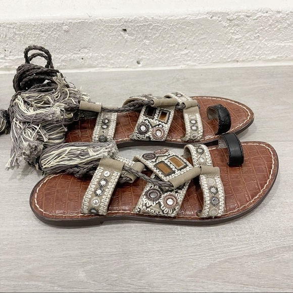 Sam Edelman Gretchen Gladiator Sandal Boho Tassels Embellished Wrap Around Ankle - Picture 4 of 11